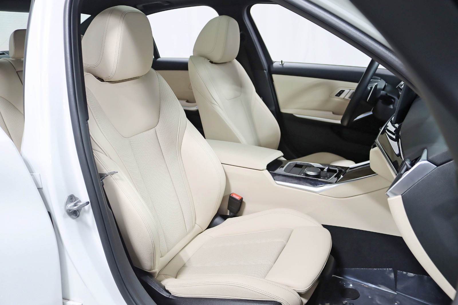 2023 BMW 330I - Image 31