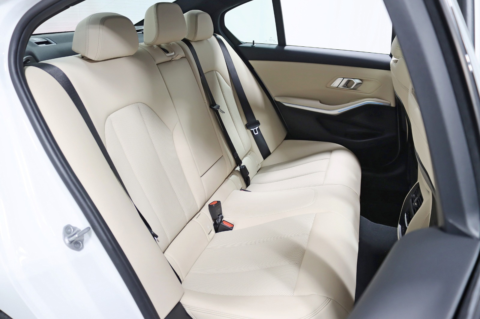 2023 BMW 330I - Image 33