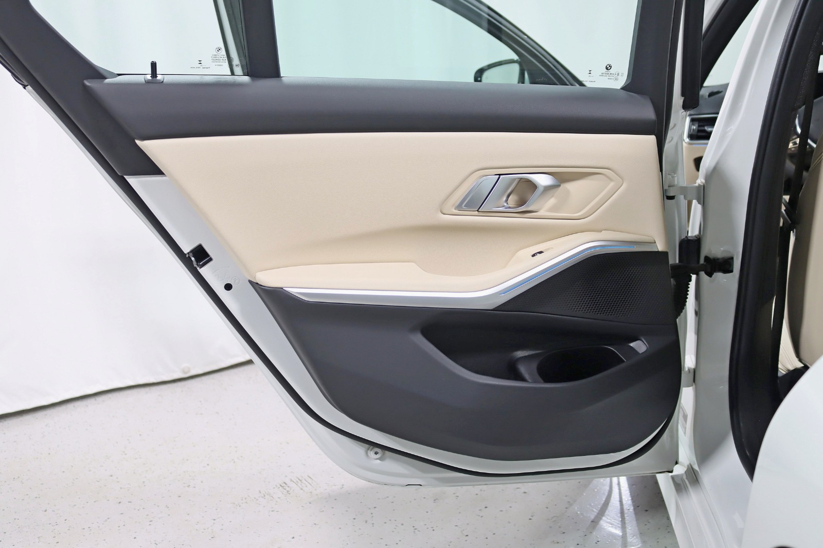 2023 BMW 330I - Image 38