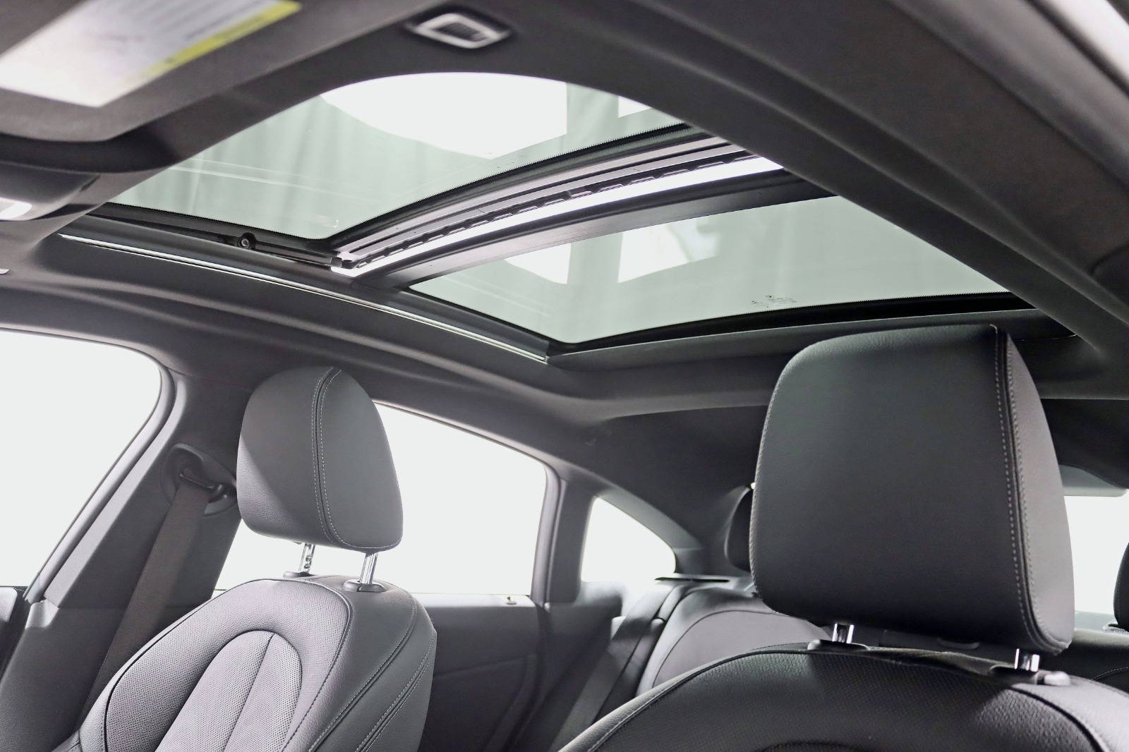 2023 BMW M235I - Image 33