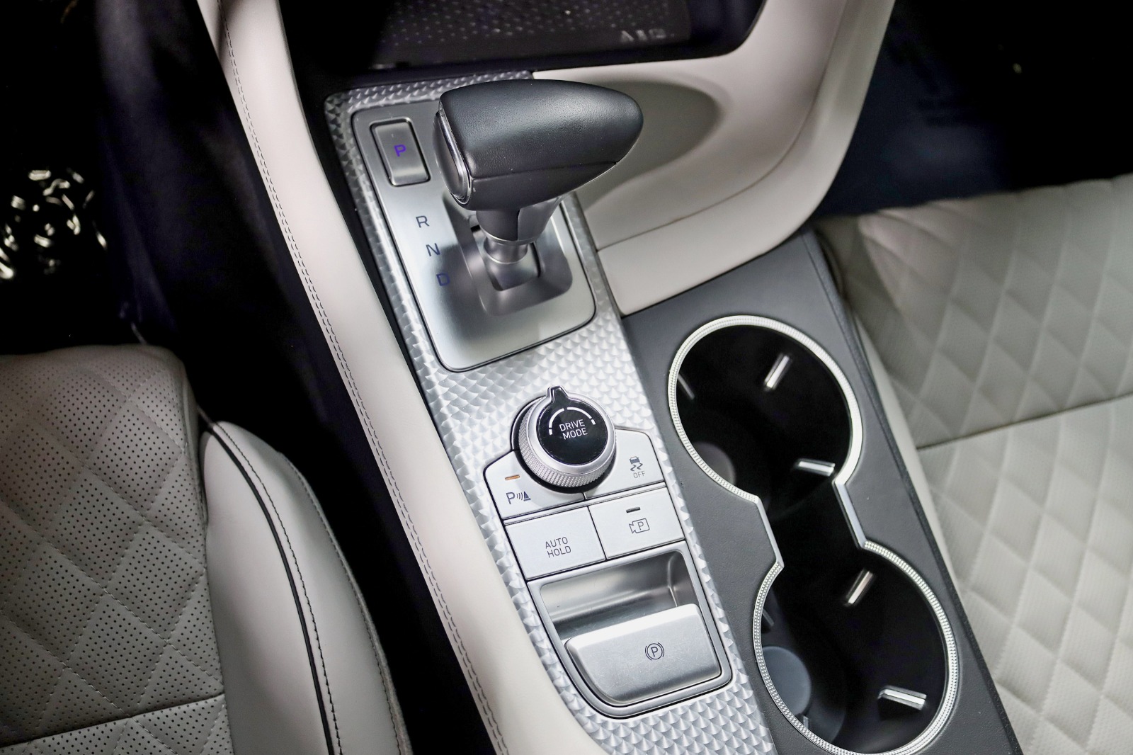 2022 GENESIS G70 - Image 25