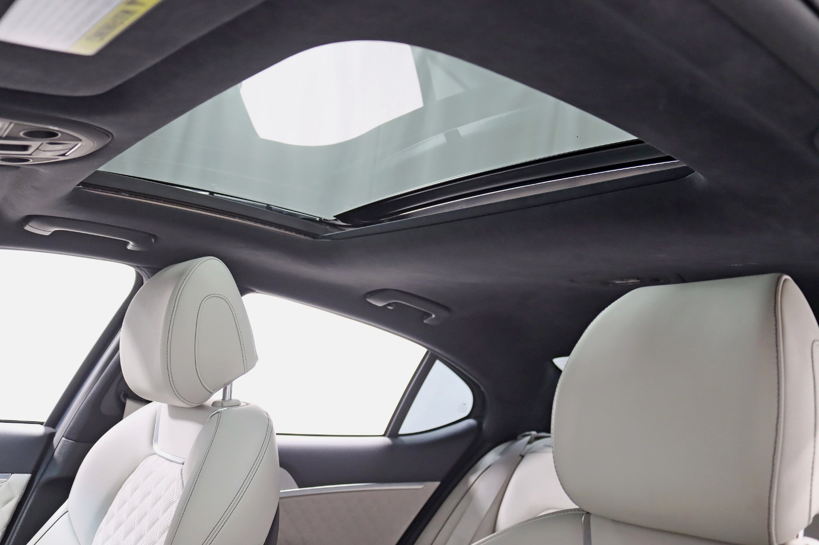 2022 GENESIS G70 - Image 30