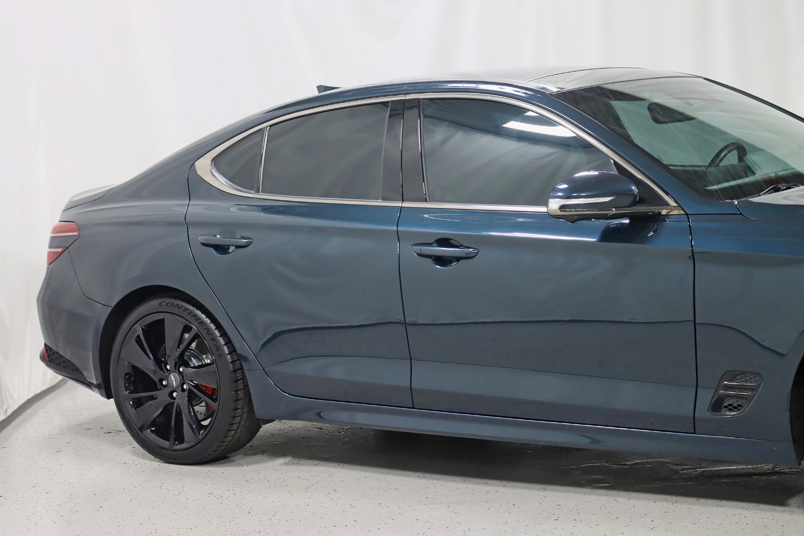 2022 GENESIS G70 - Image 4