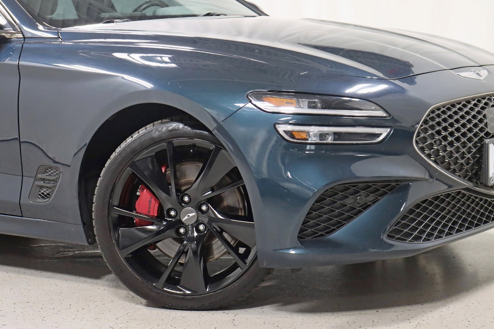 2022 GENESIS G70 - Image 6