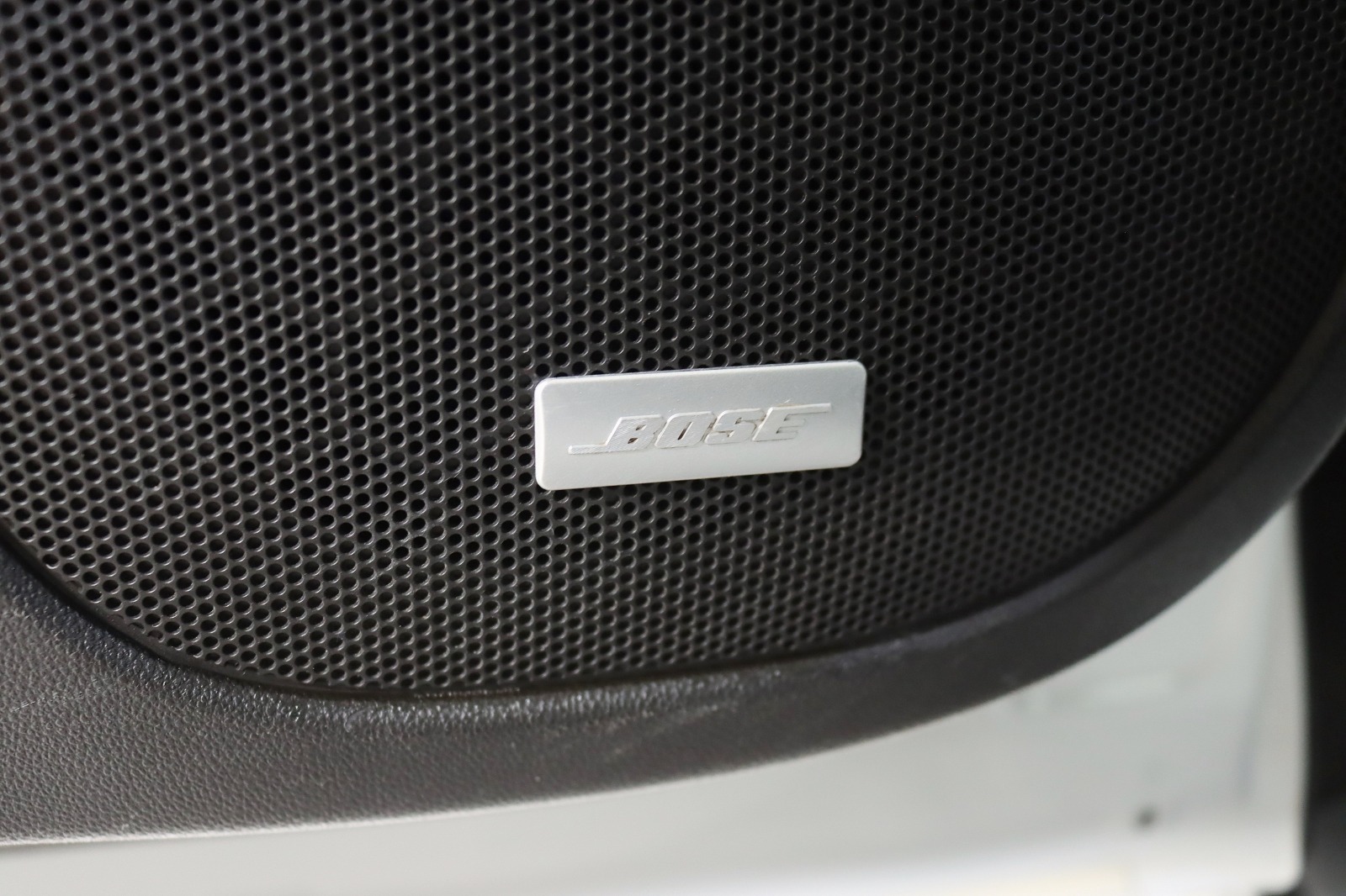 2020 GMC ACADIA - Image 30