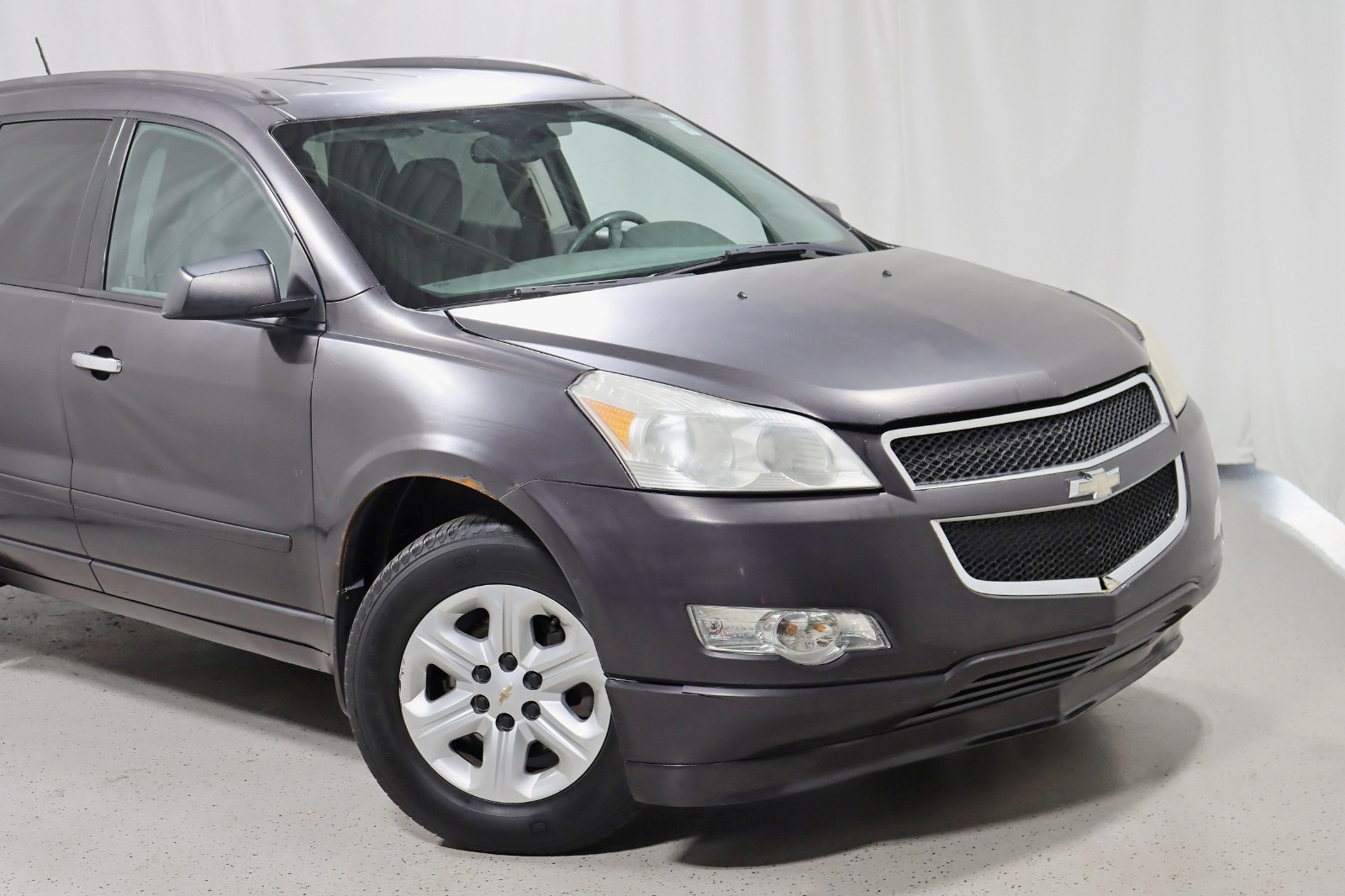 2011 Chevrolet Traverse LS photo 2