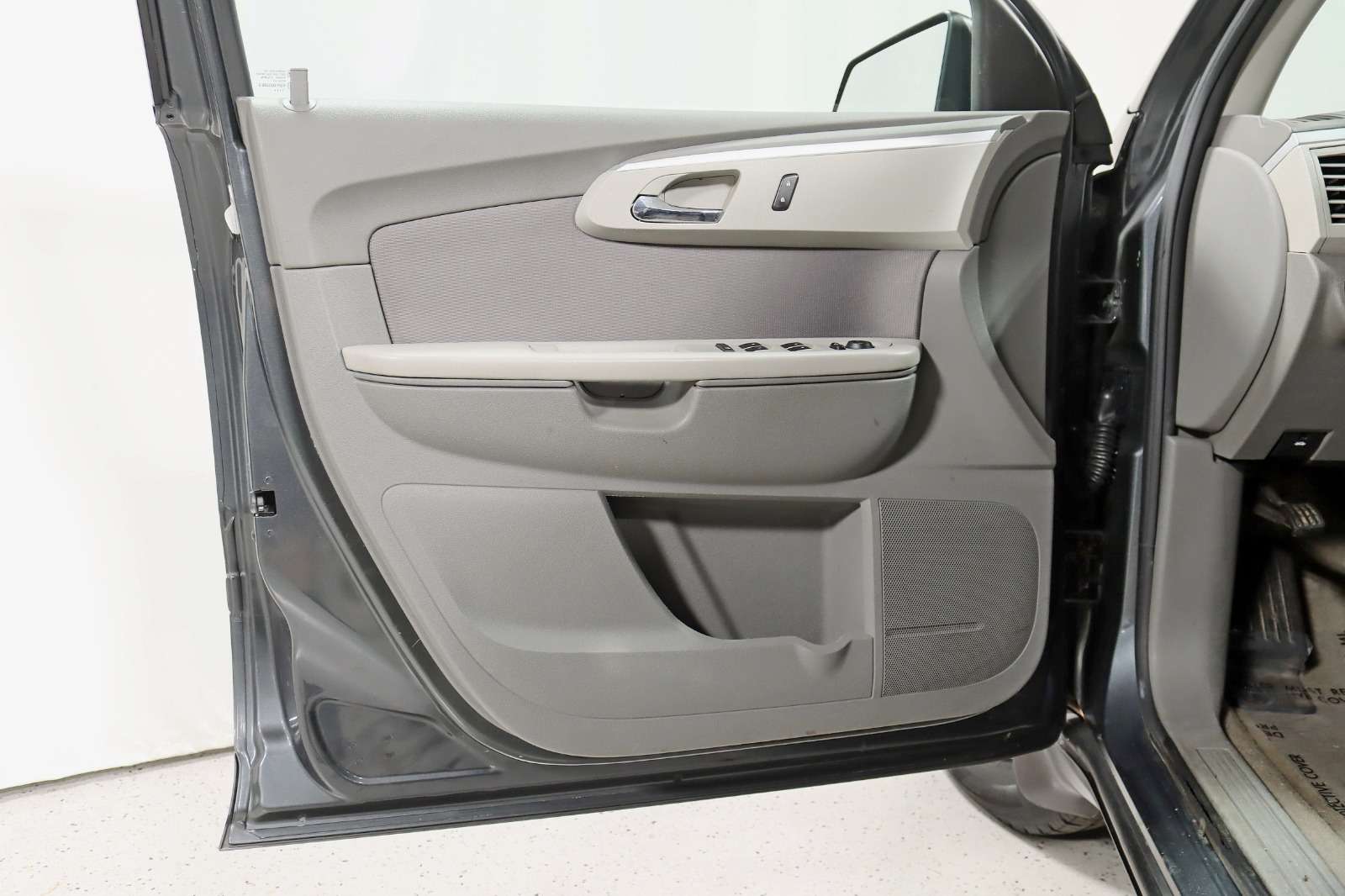 2011 Chevrolet Traverse LS photo 23