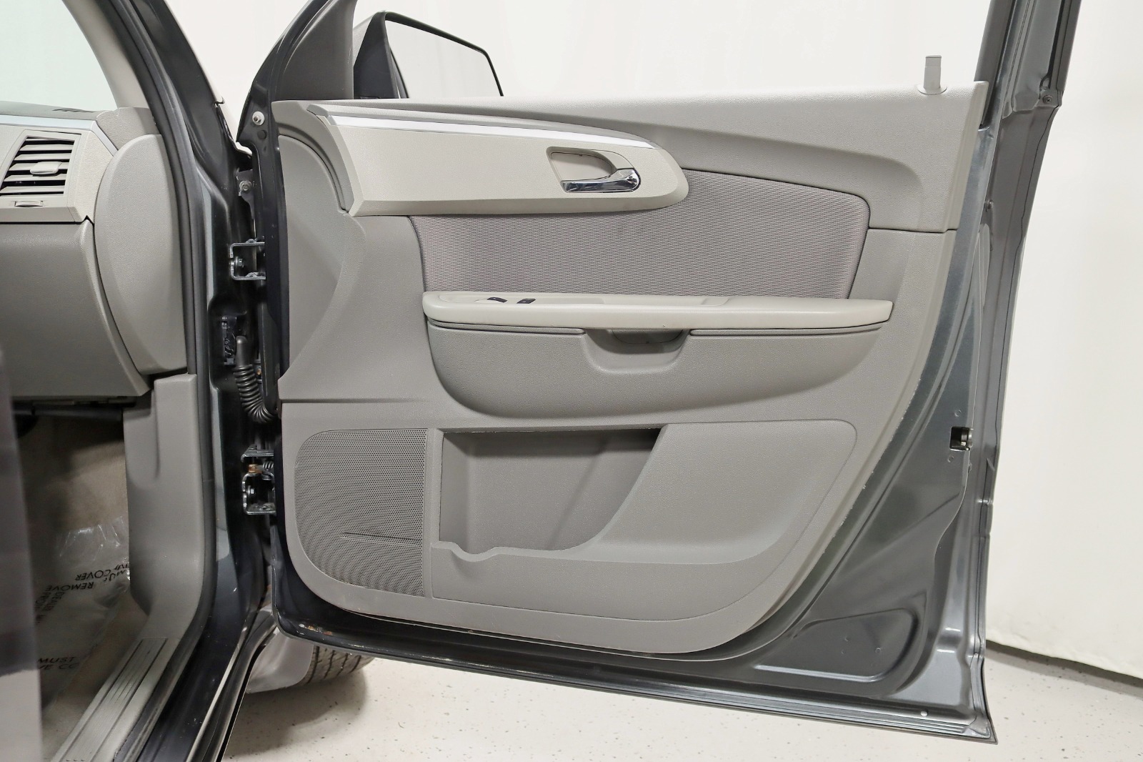 2011 Chevrolet Traverse LS photo 24