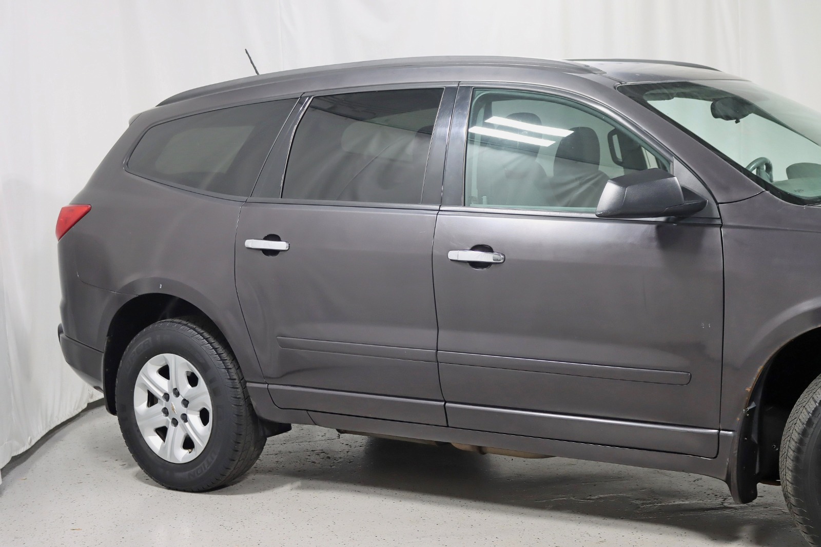 2011 Chevrolet Traverse LS photo 3