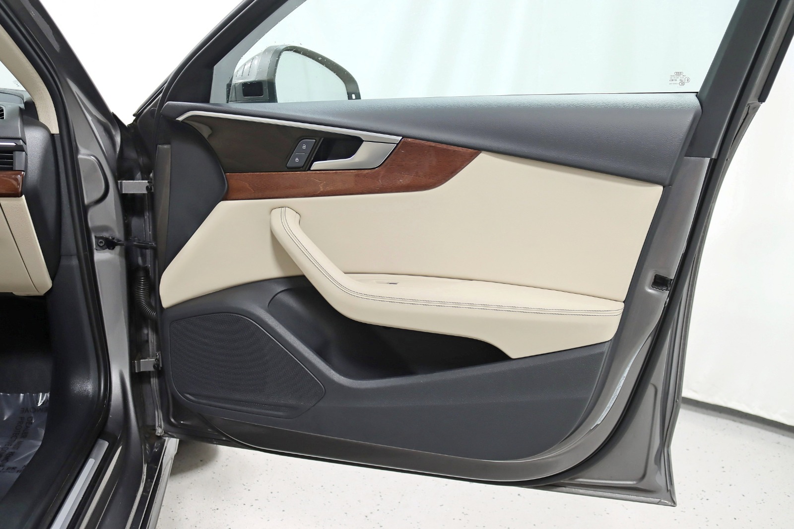 2021 AUDI A4 - Image 34