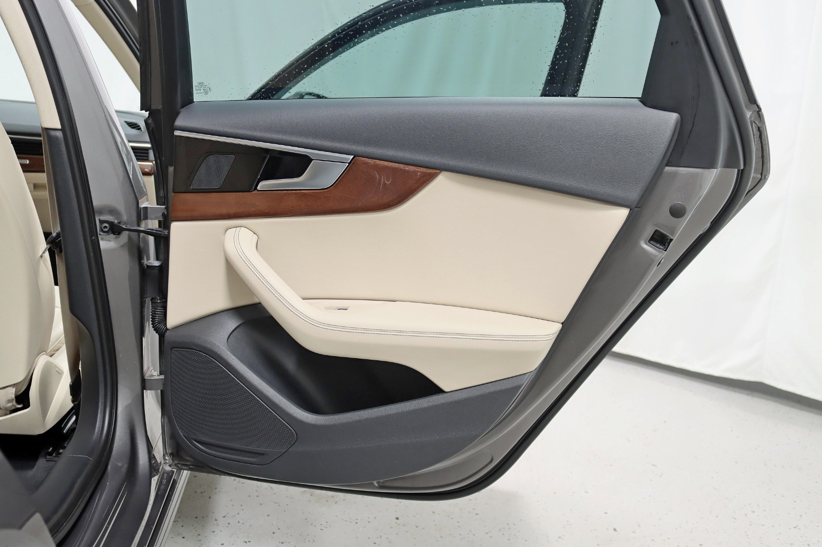 2021 AUDI A4 - Image 36