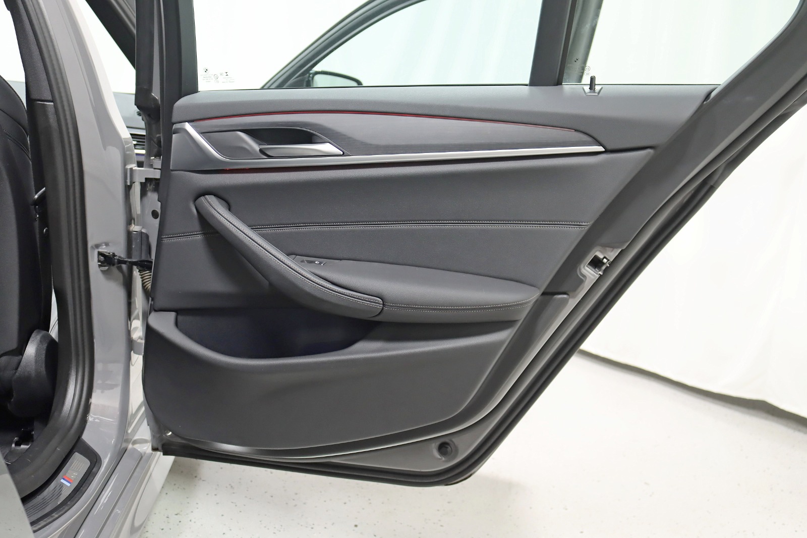 2022 BMW 530I - Image 38