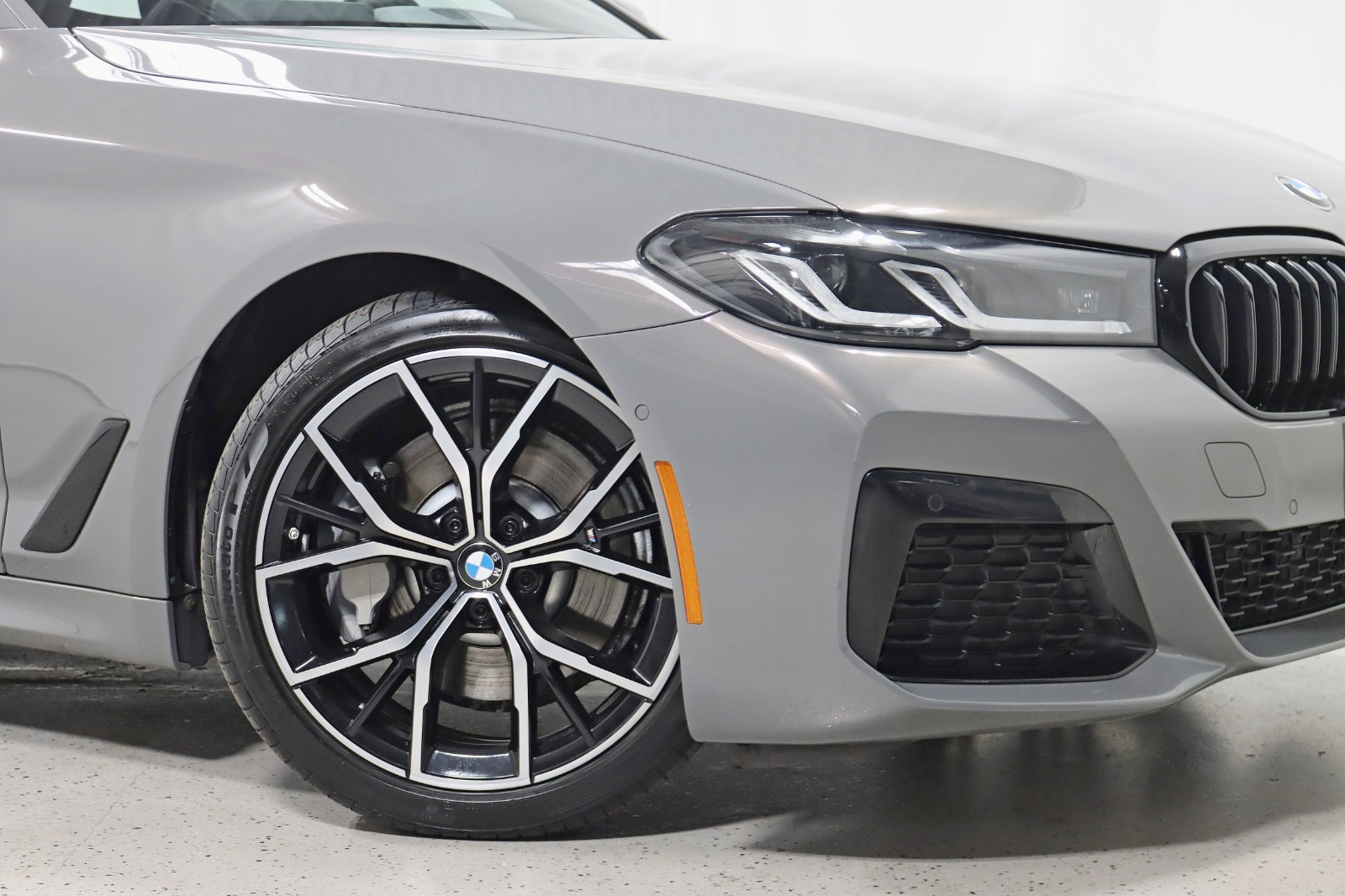 2022 BMW 530I - Image 7