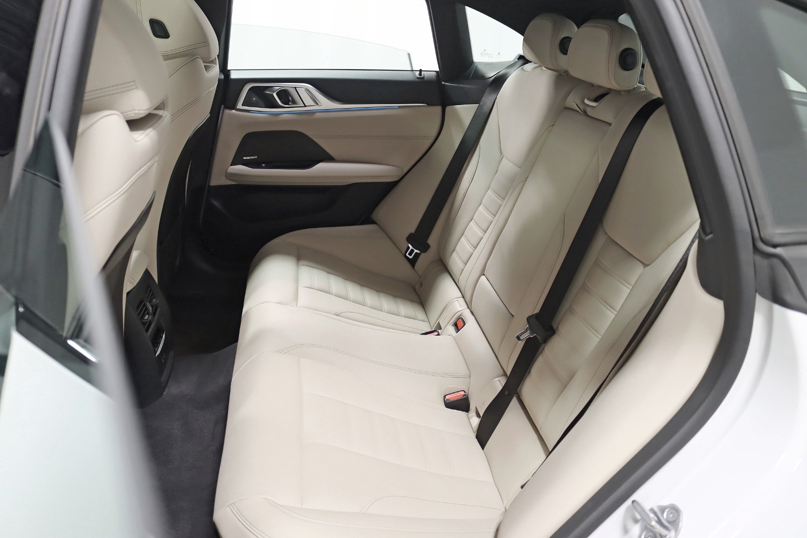 2022 BMW I4 - Image 29