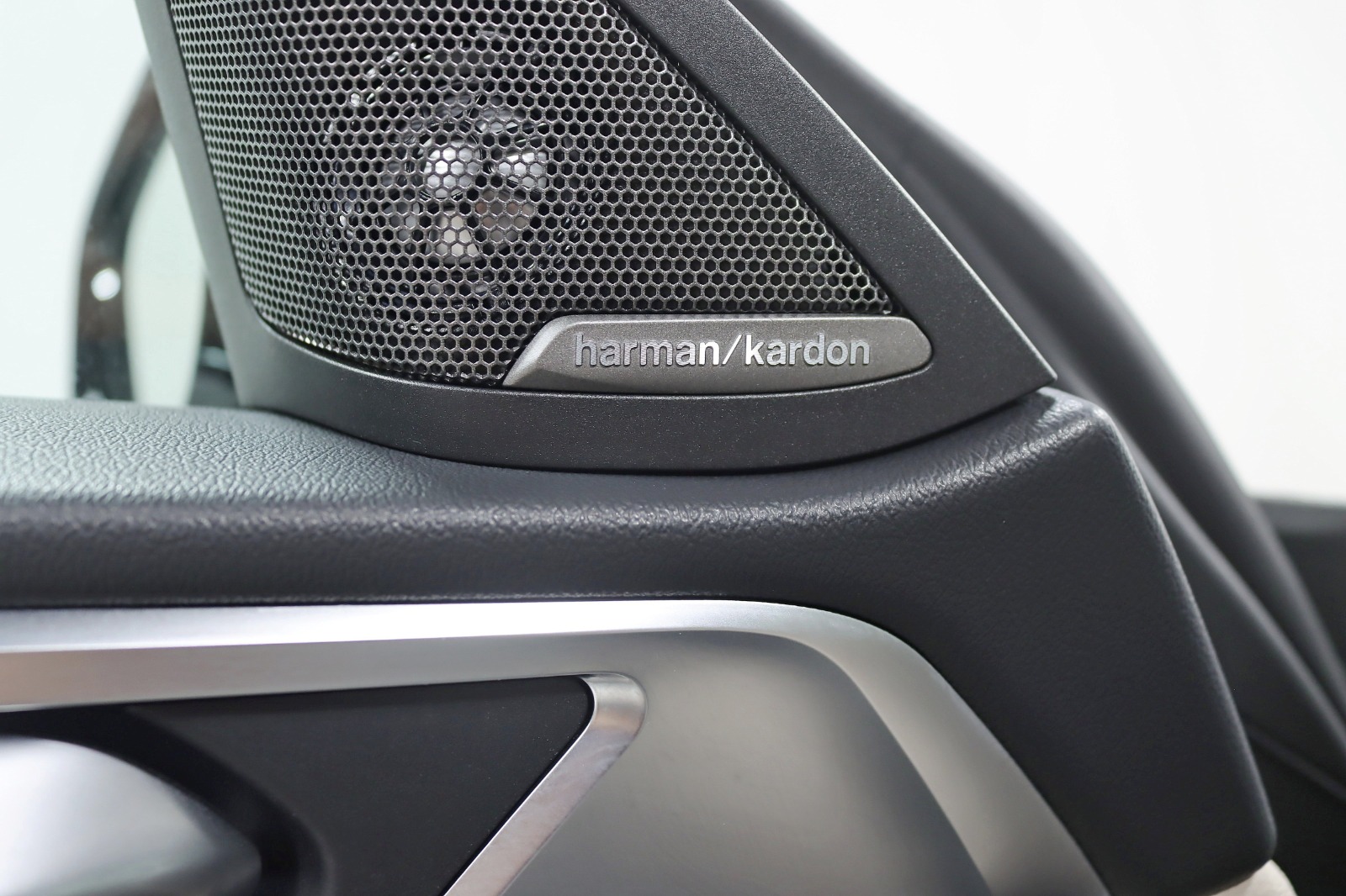 2022 BMW I4 - Image 33