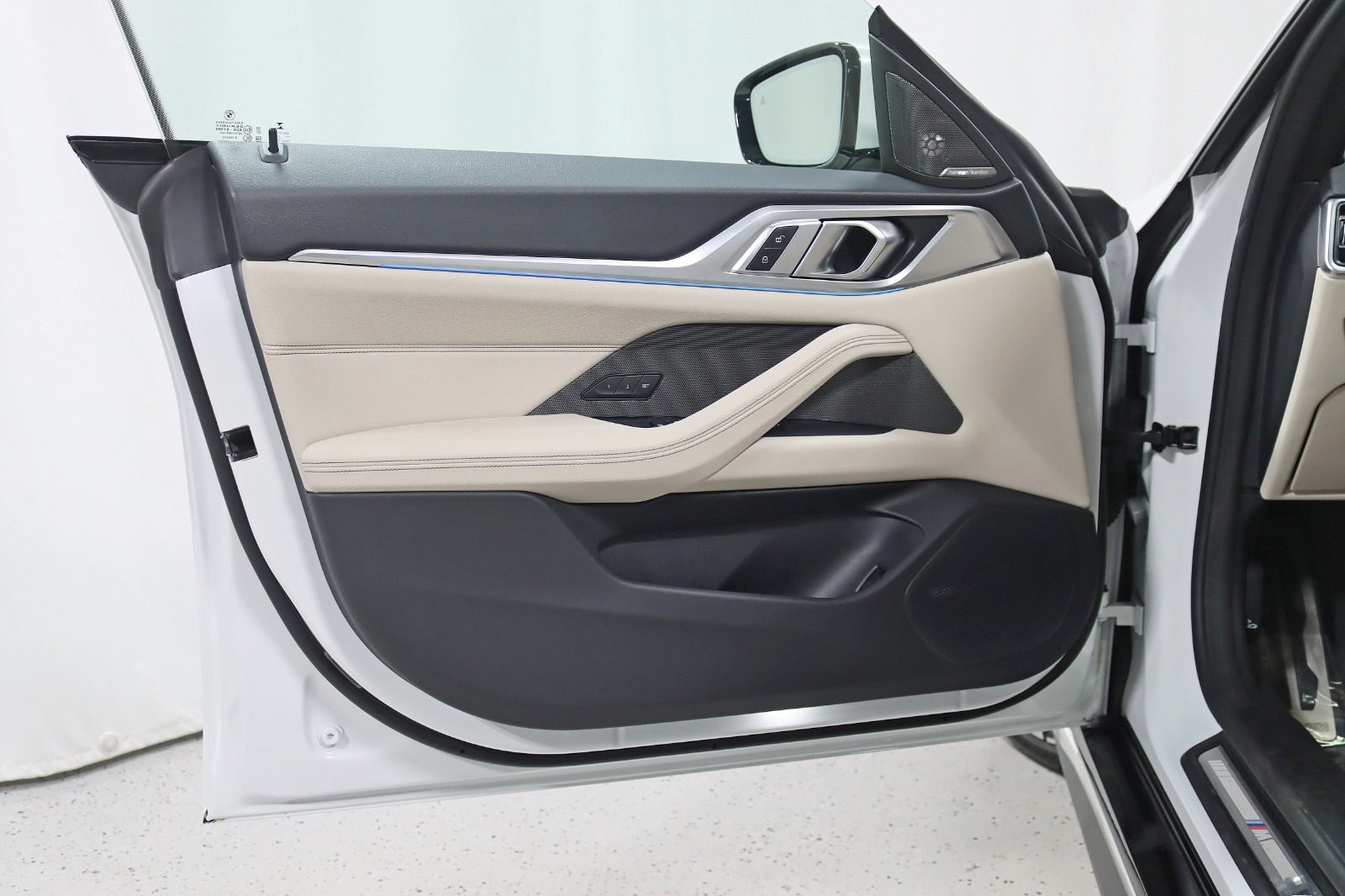 2022 BMW I4 - Image 34