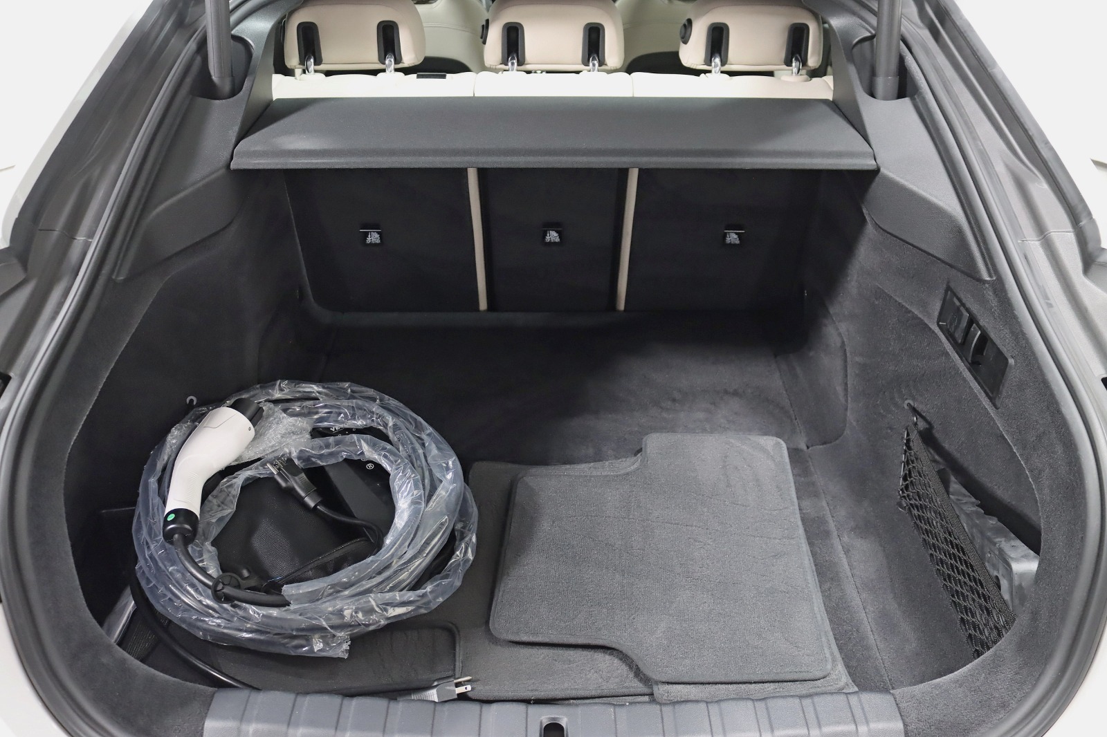 2022 BMW I4 - Image 38