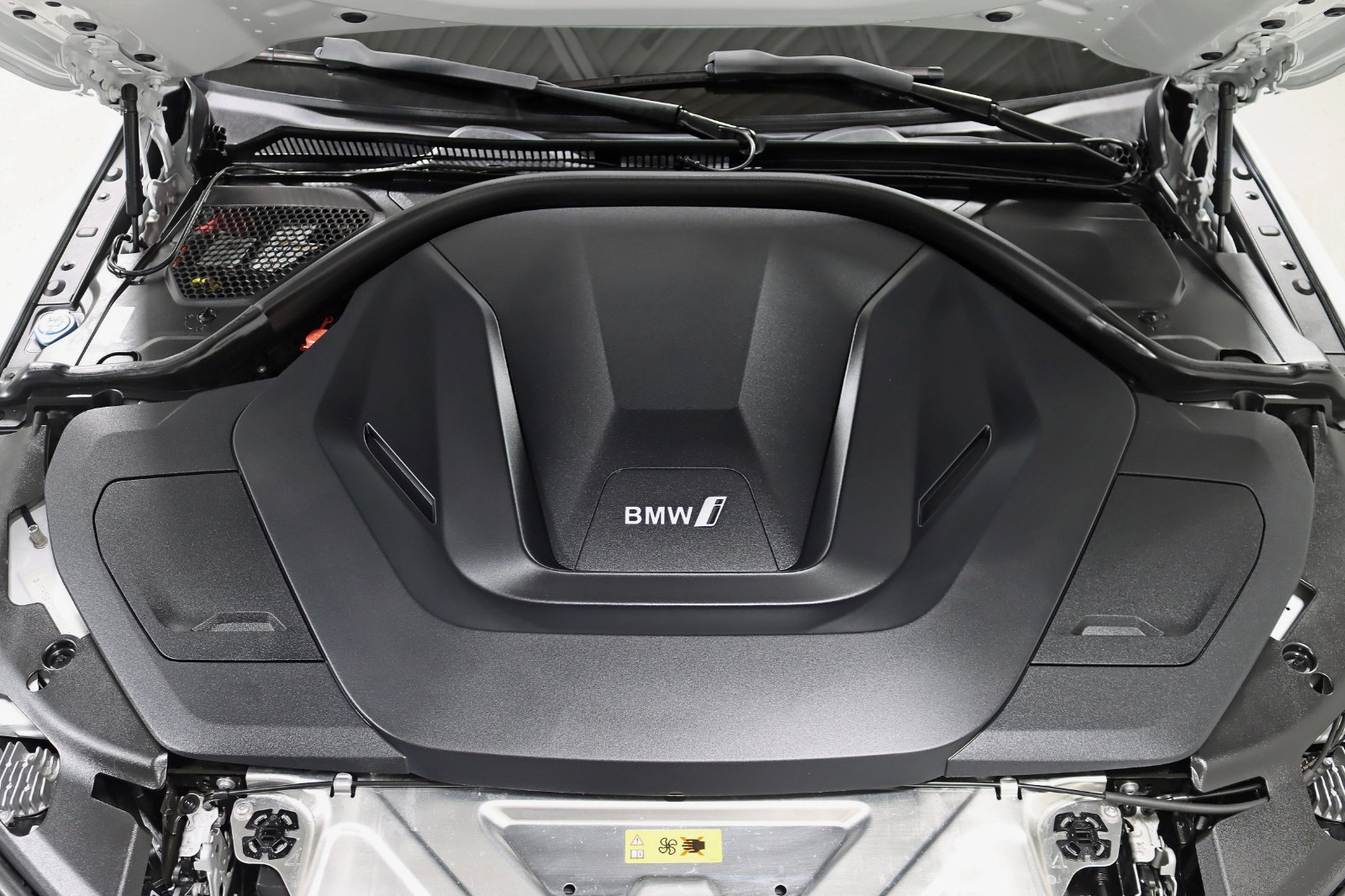 2022 BMW I4 - Image 40