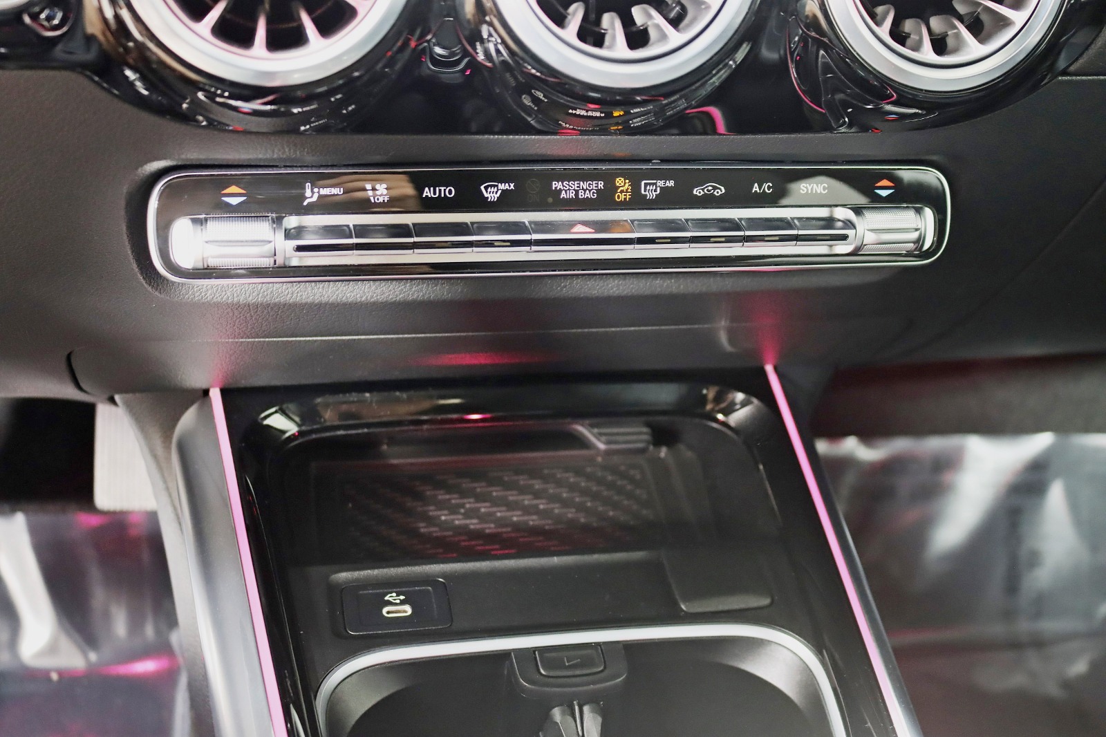 2025 MERCEDES-BENZ GLA-CLASS - Image 25