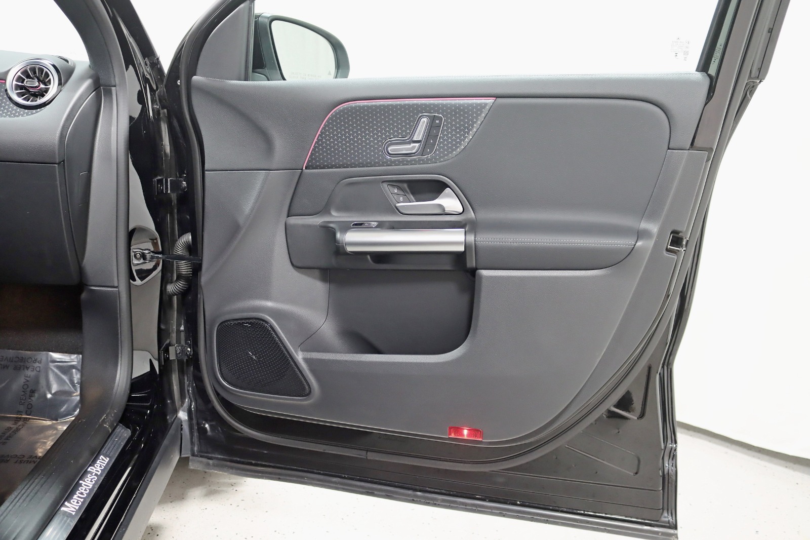 2025 MERCEDES-BENZ GLA-CLASS - Image 34