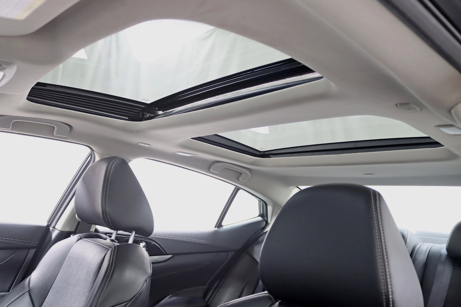 2022 NISSAN MAXMA SL ADAPT - Image 30