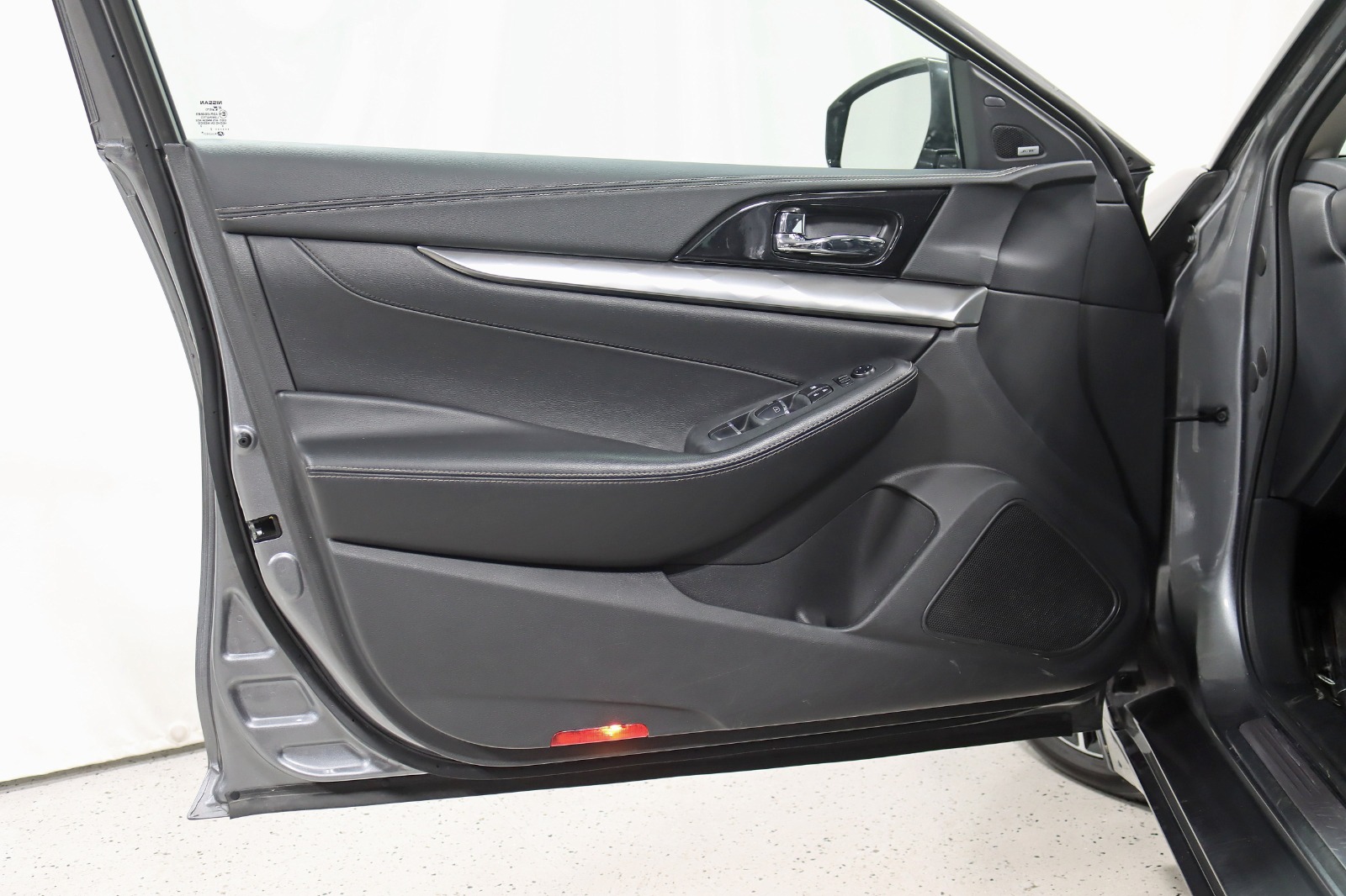 2022 NISSAN MAXMA SL ADAPT - Image 33