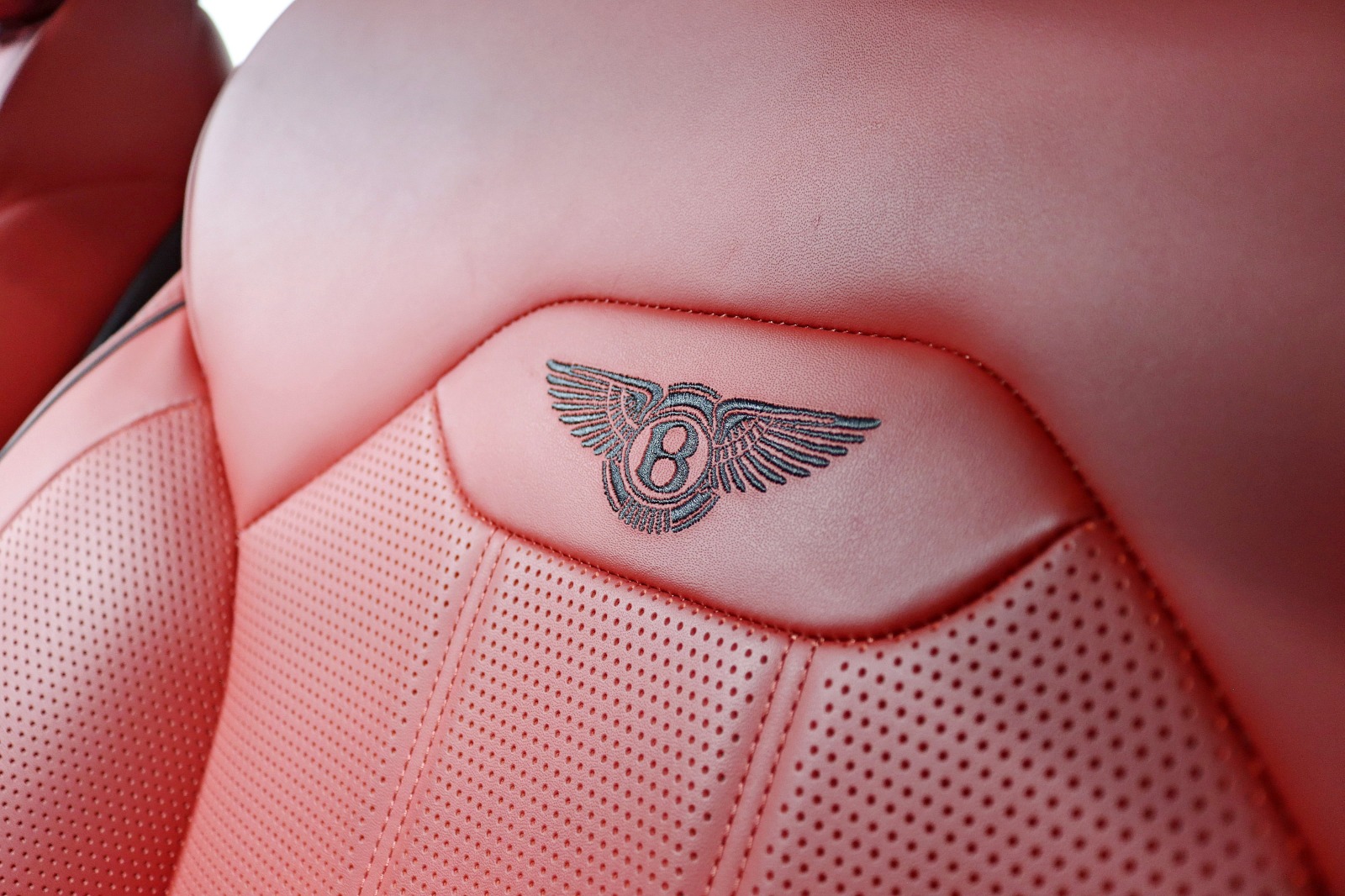 2022 BENTLEY BENTAYGA - Image 34