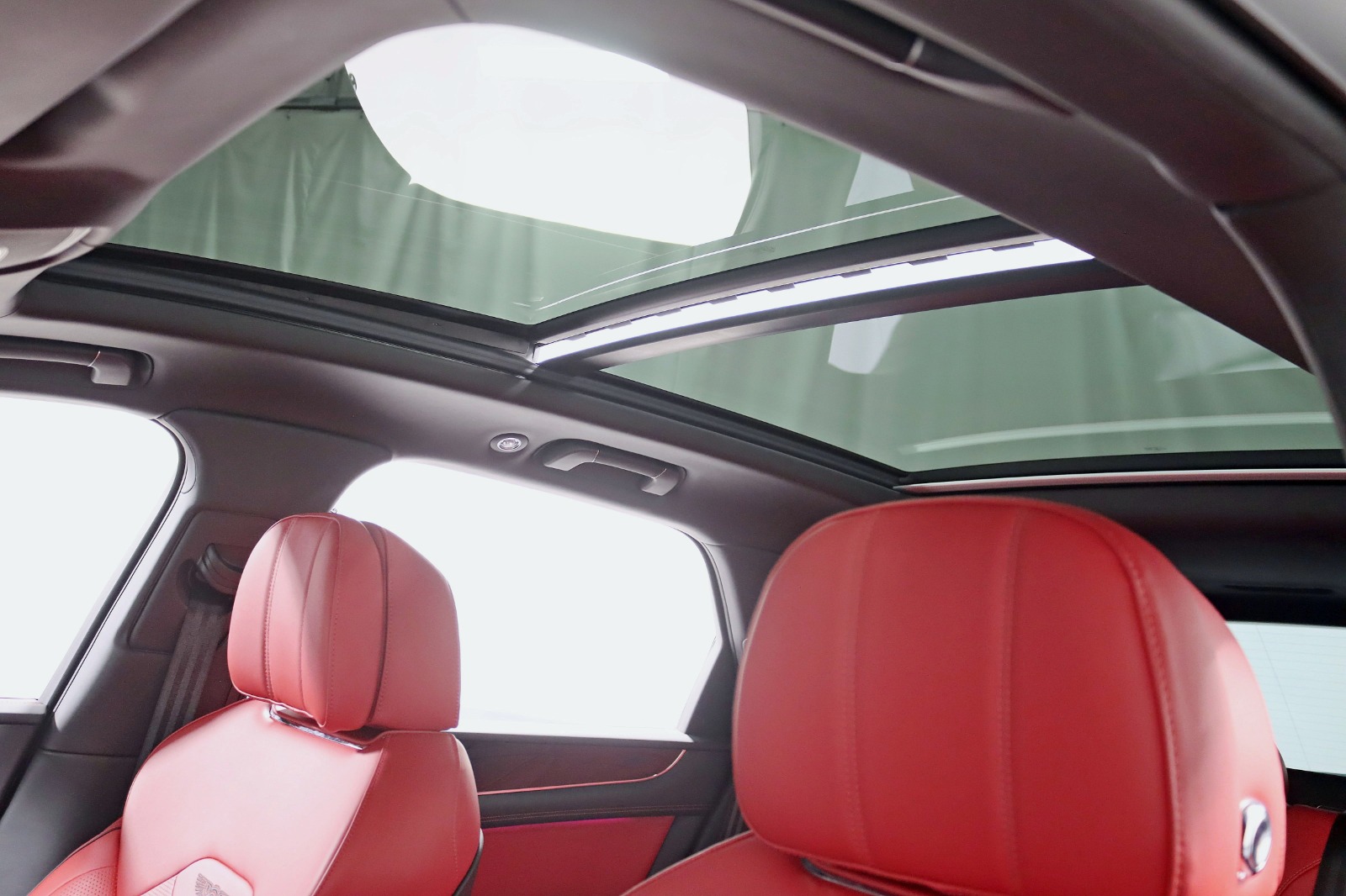 2022 BENTLEY BENTAYGA - Image 39