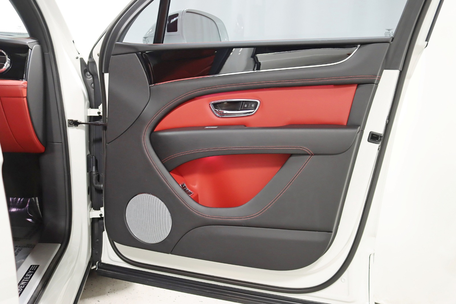 2022 BENTLEY BENTAYGA - Image 42