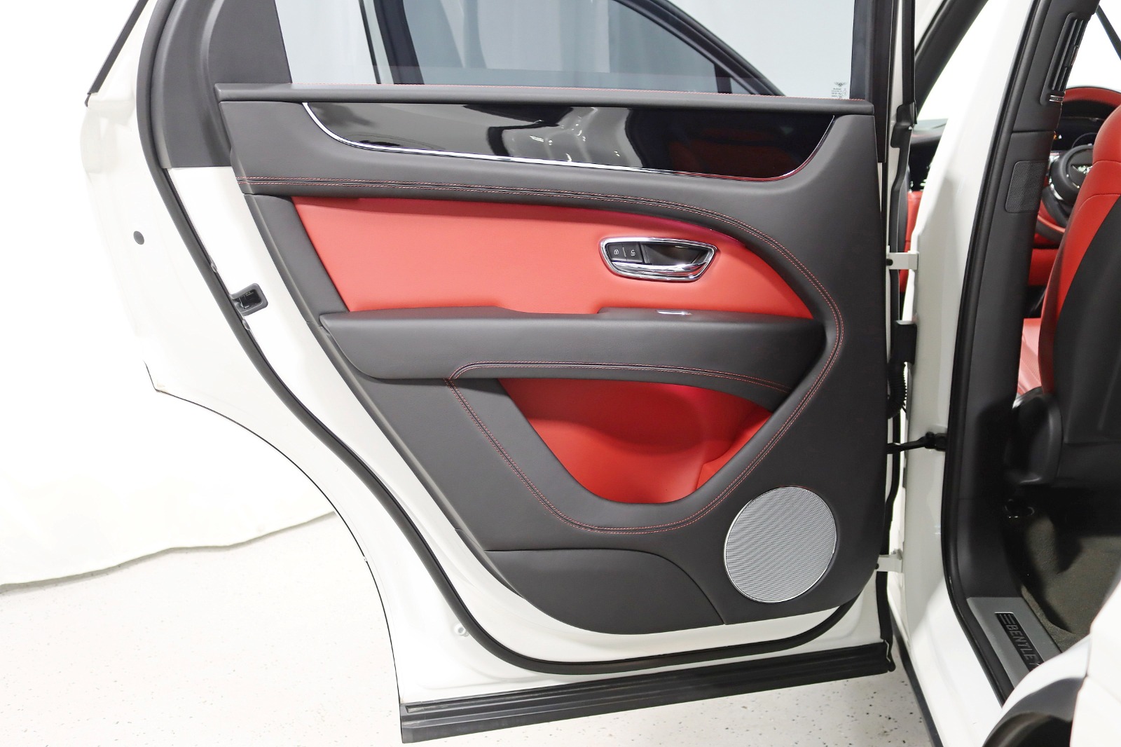 2022 BENTLEY BENTAYGA - Image 43