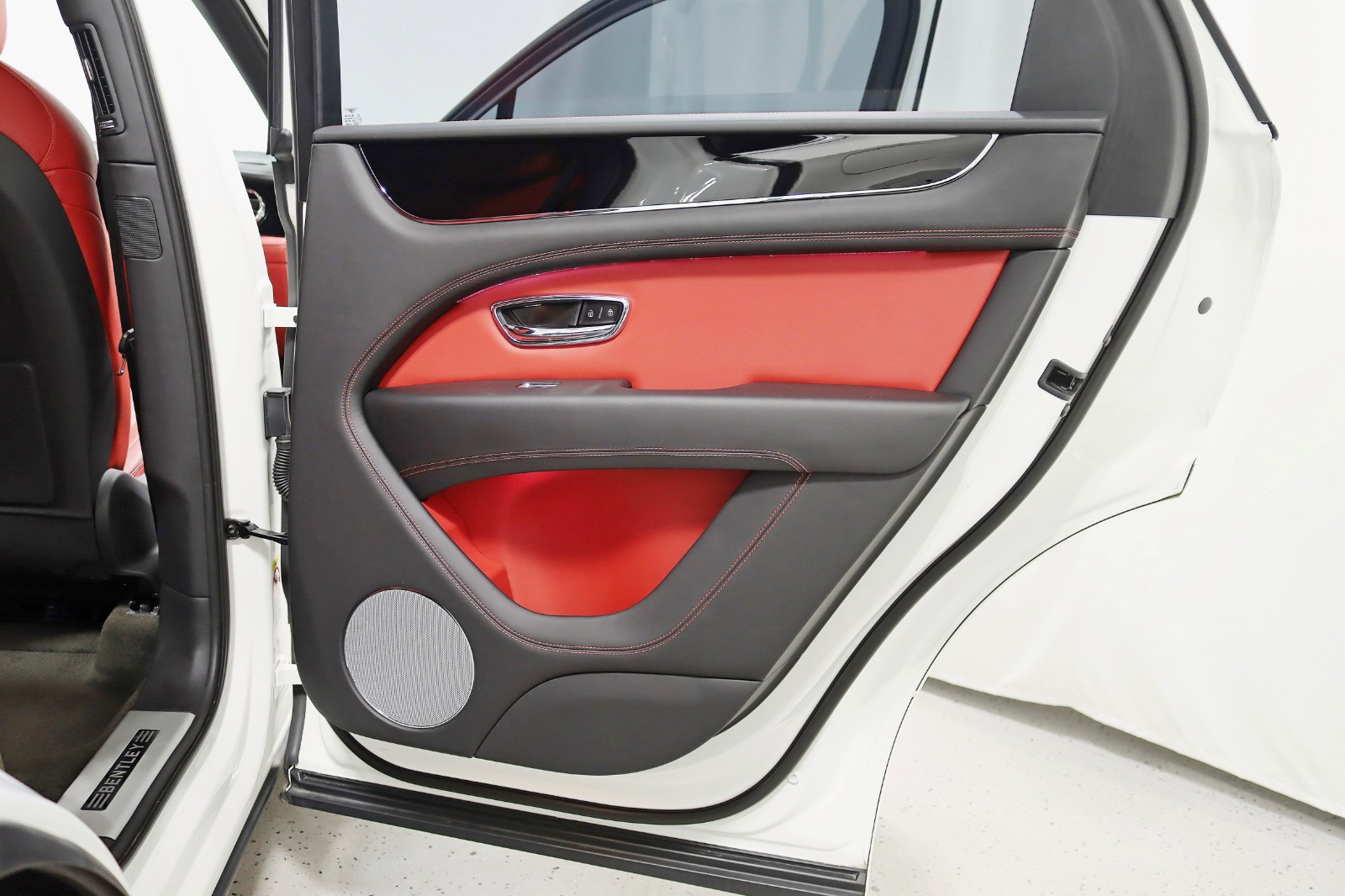 2022 BENTLEY BENTAYGA - Image 44