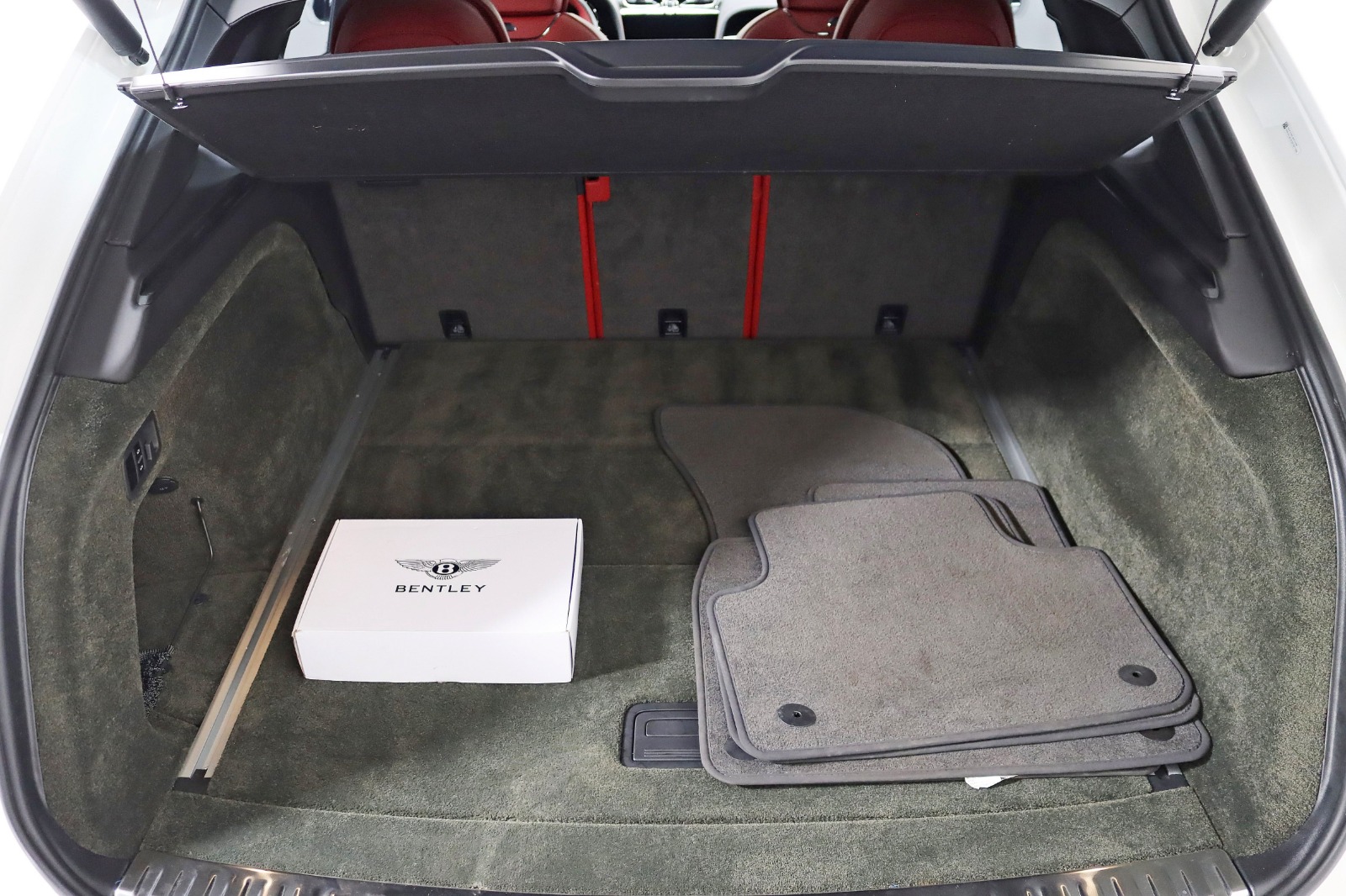 2022 BENTLEY BENTAYGA - Image 45