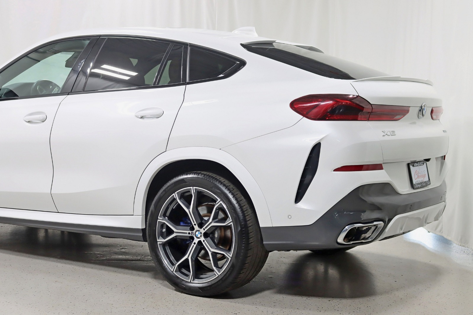 2022 BMW X6 - Image 12