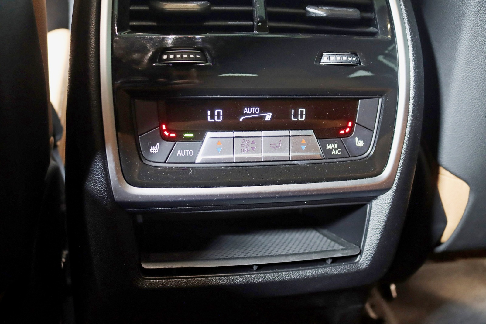 2022 BMW X6 - Image 31