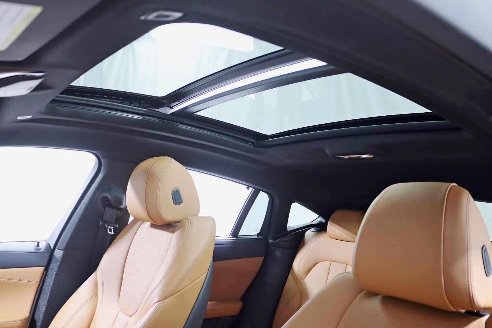 2022 BMW X6 - Image 36