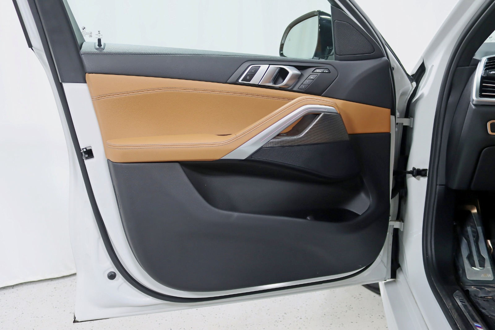 2022 BMW X6 - Image 38