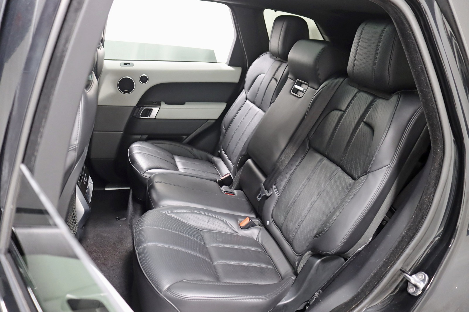 2016 LAND ROVER RANGE ROVER SPORT - Image 29