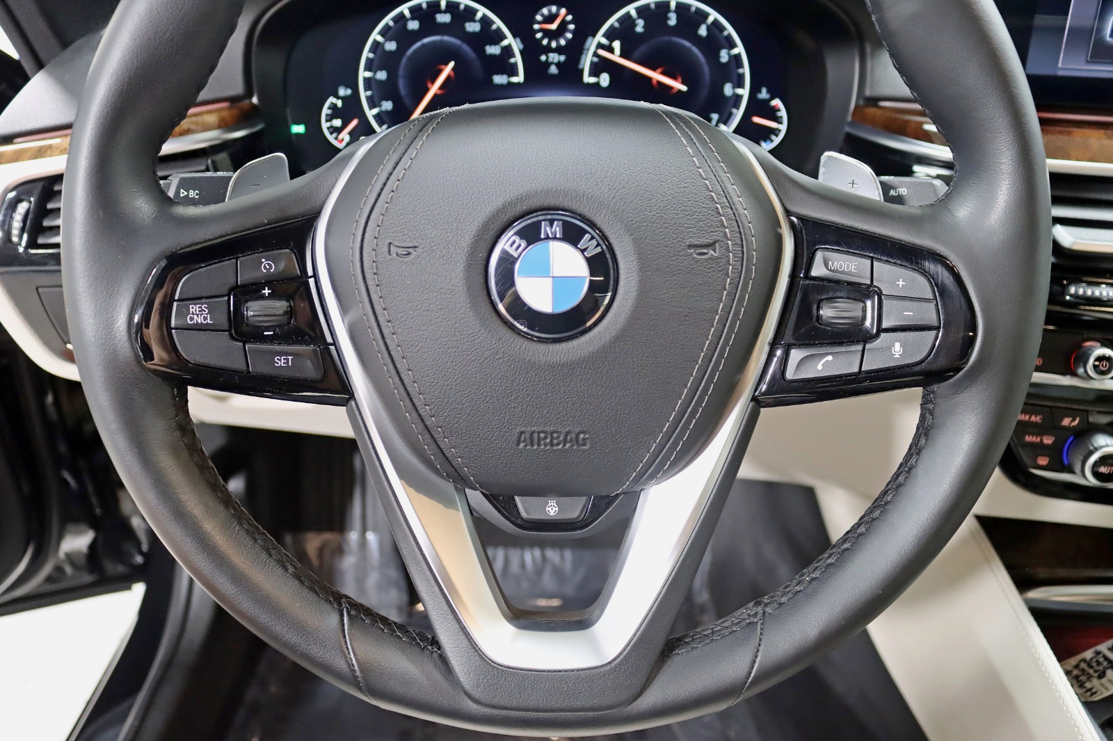 2019 BMW 530I - Image 17