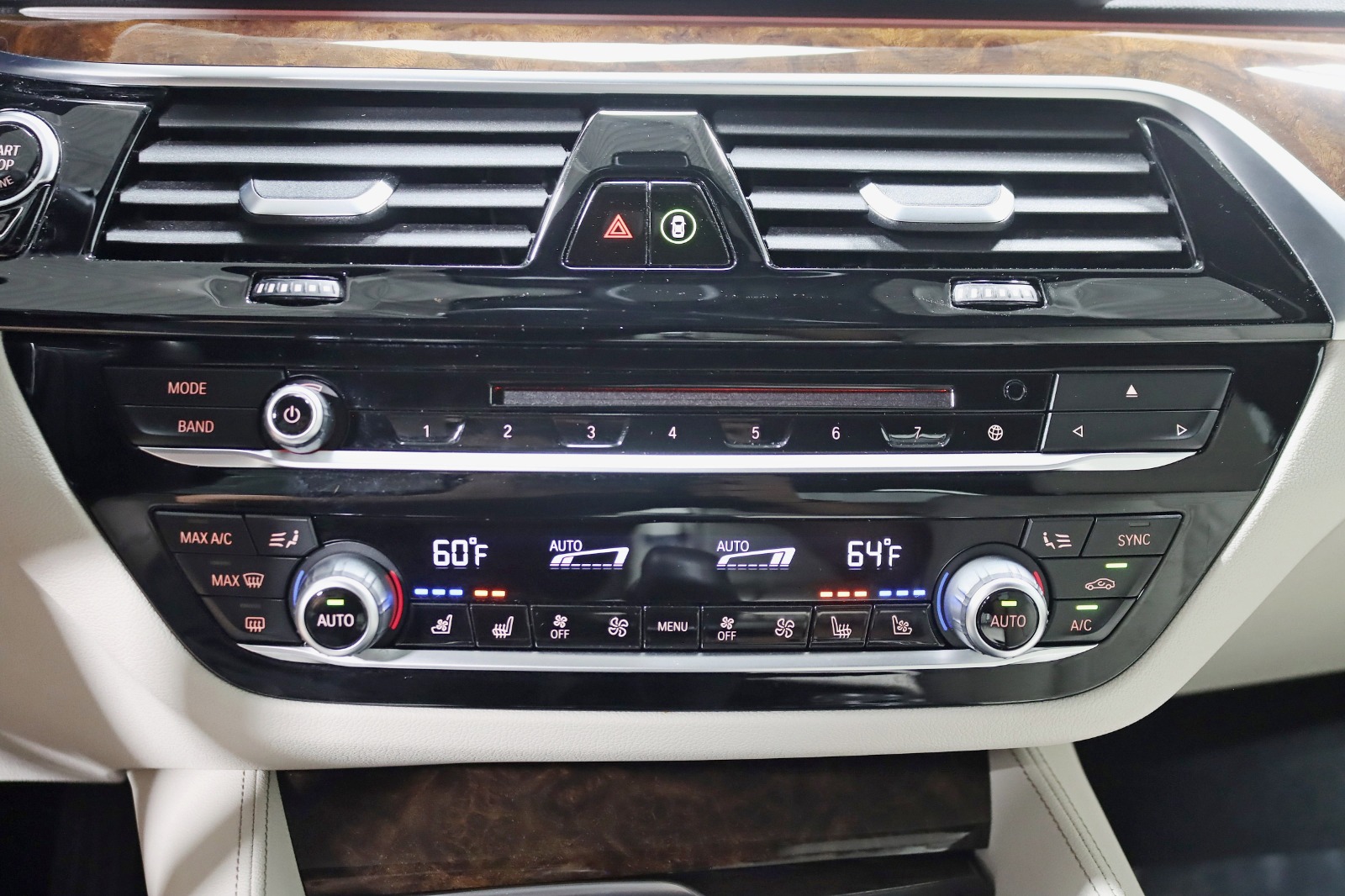 2019 BMW 530I - Image 27