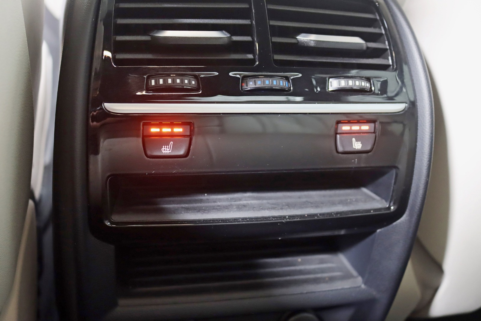 2019 BMW 530I - Image 29