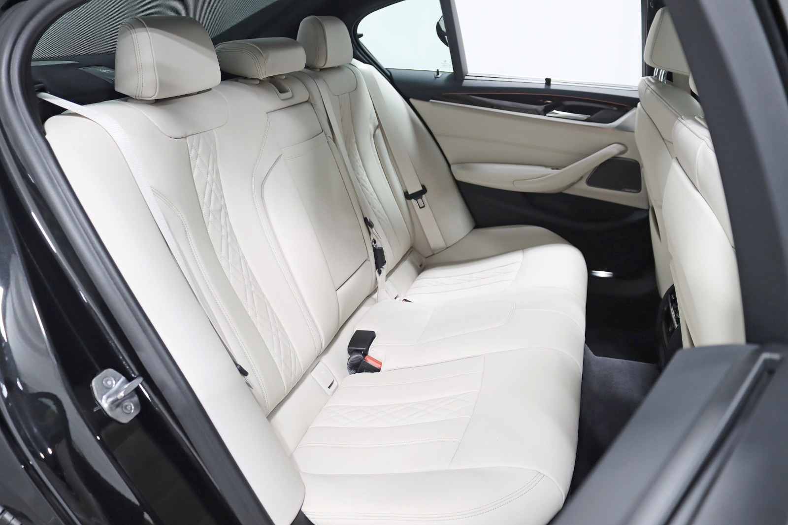 2019 BMW 530I - Image 33