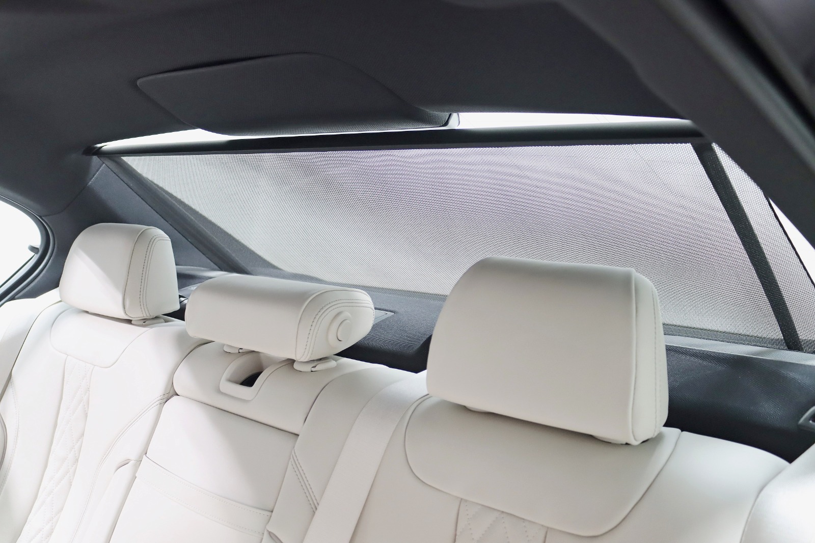 2019 BMW 530I - Image 35