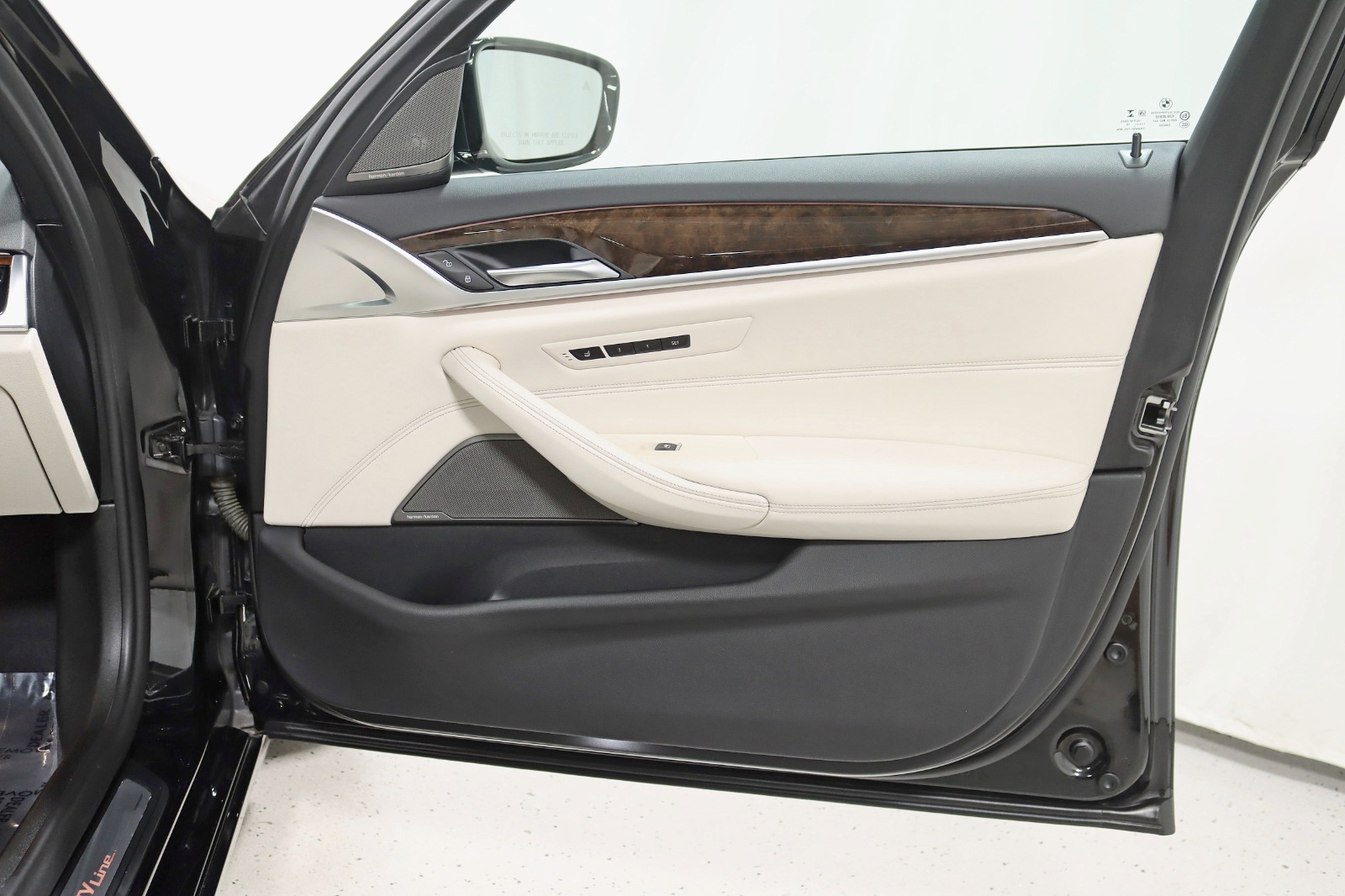 2019 BMW 530I - Image 39