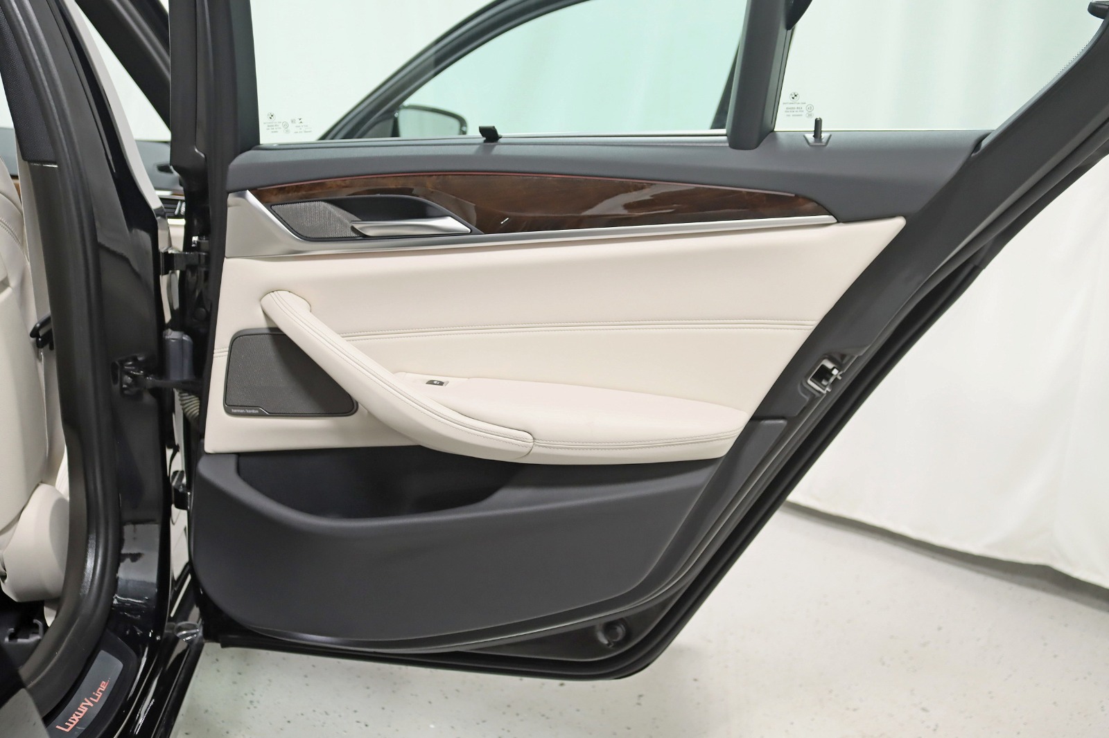 2019 BMW 530I - Image 41