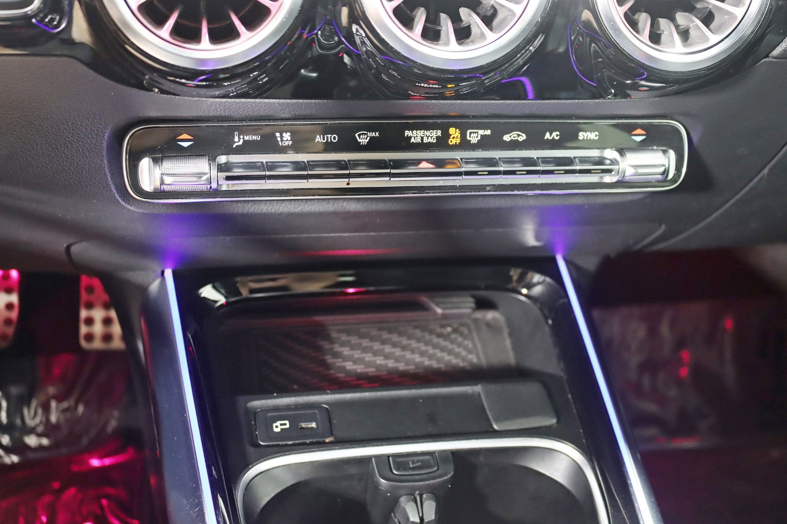 2021 MERCEDES-BENZ GLA-CLASS - Image 25