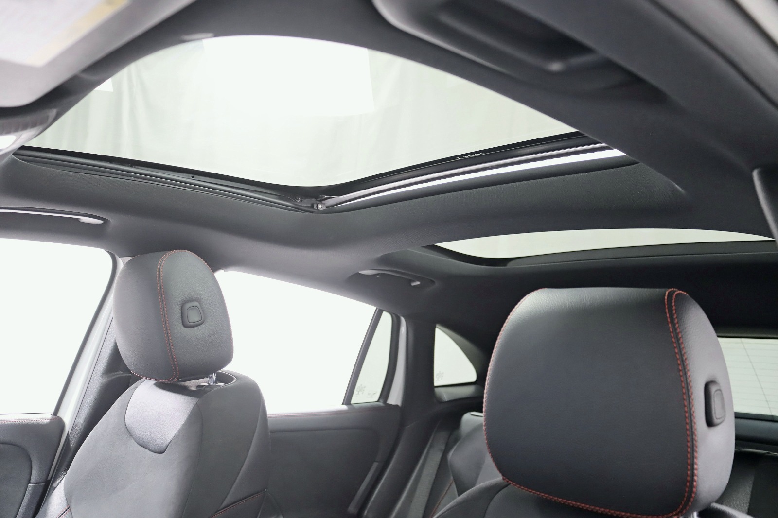 2021 MERCEDES-BENZ GLA-CLASS - Image 31