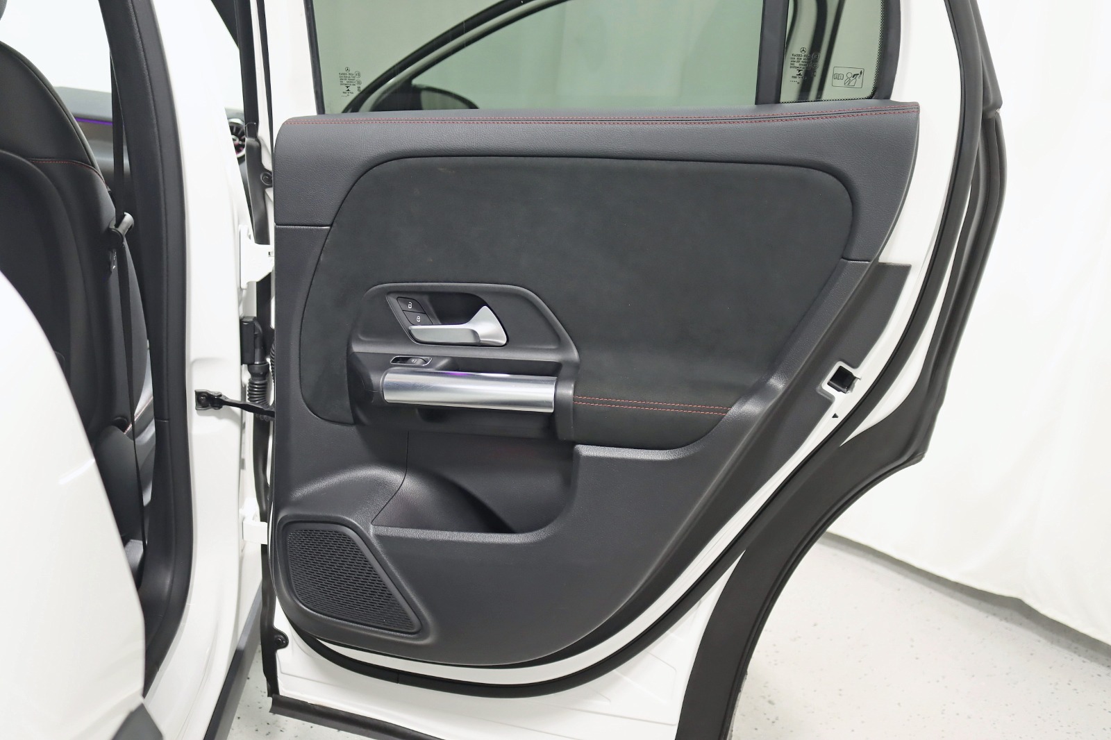 2021 MERCEDES-BENZ GLA-CLASS - Image 37