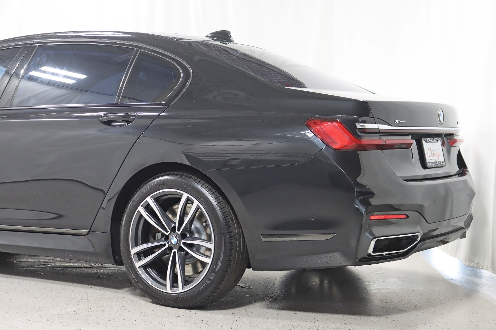 2020 BMW 750I - Image 11