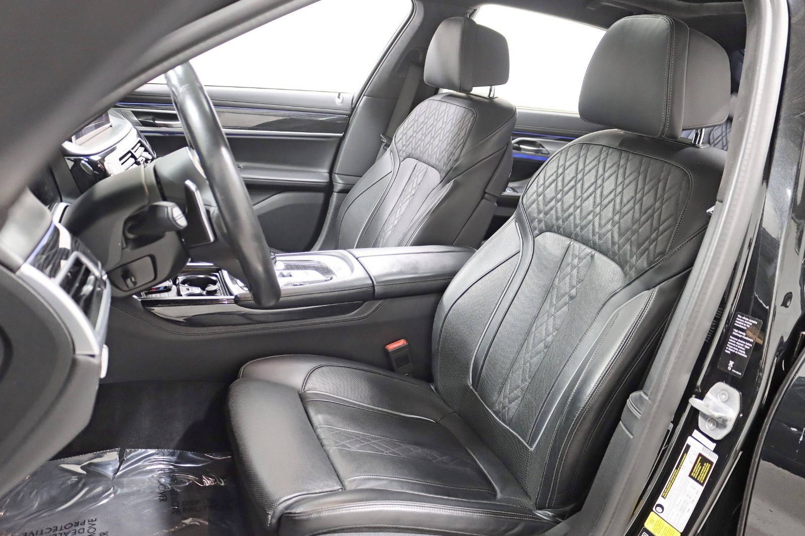 2020 BMW 750I - Image 32