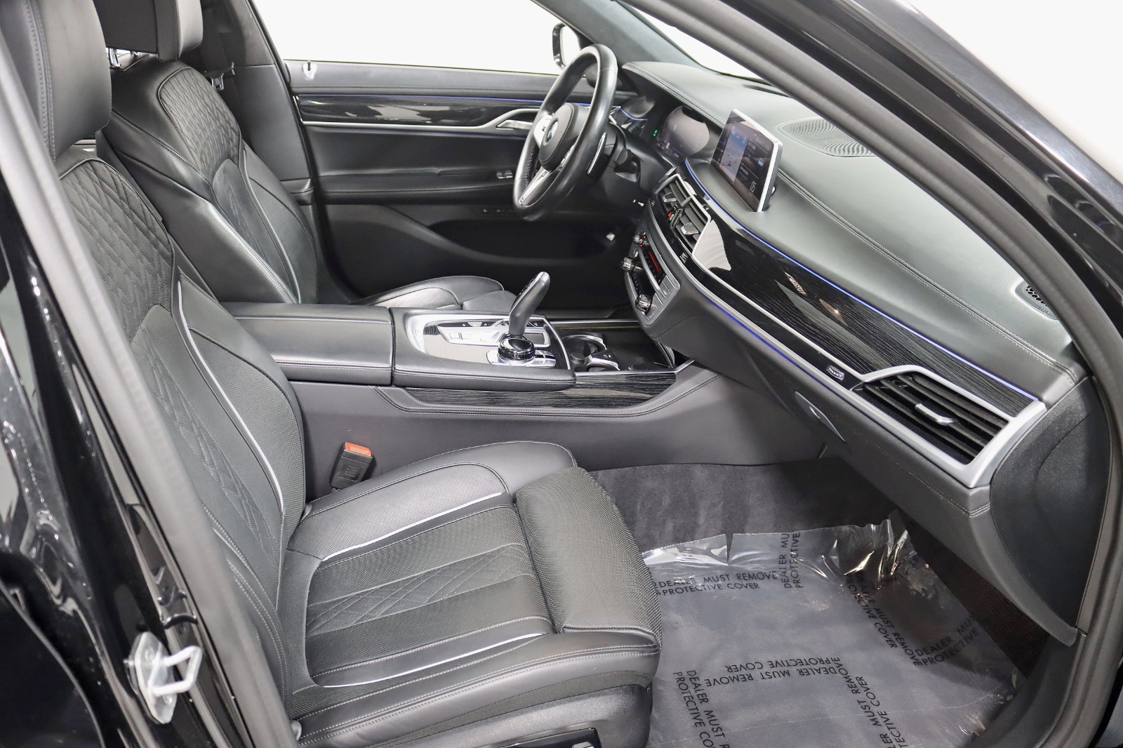 2020 BMW 750I - Image 38